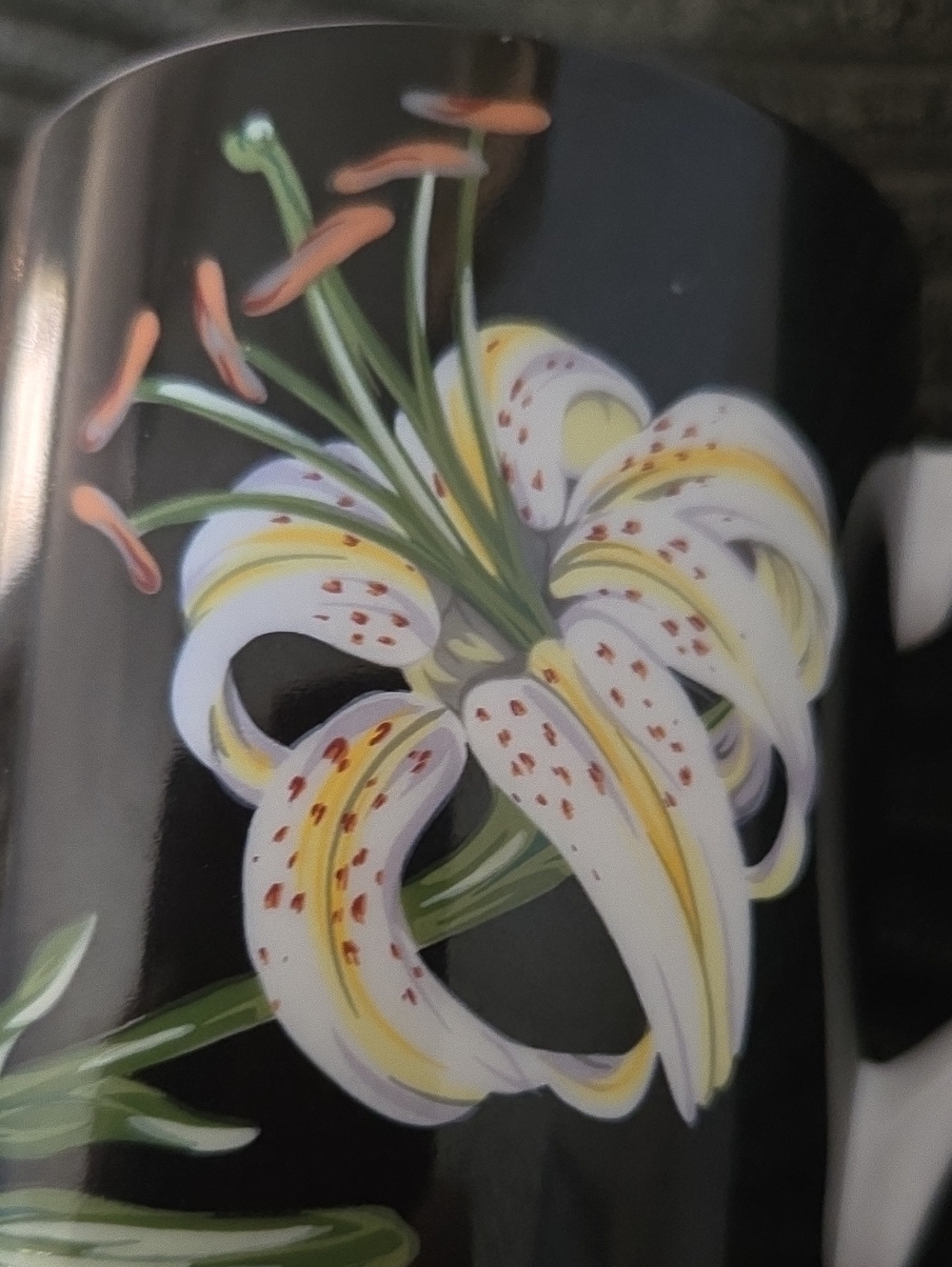Mrs. Delaney's Flowers Mug by Tiffany & Co. Iris design. - Picture 4 of 12